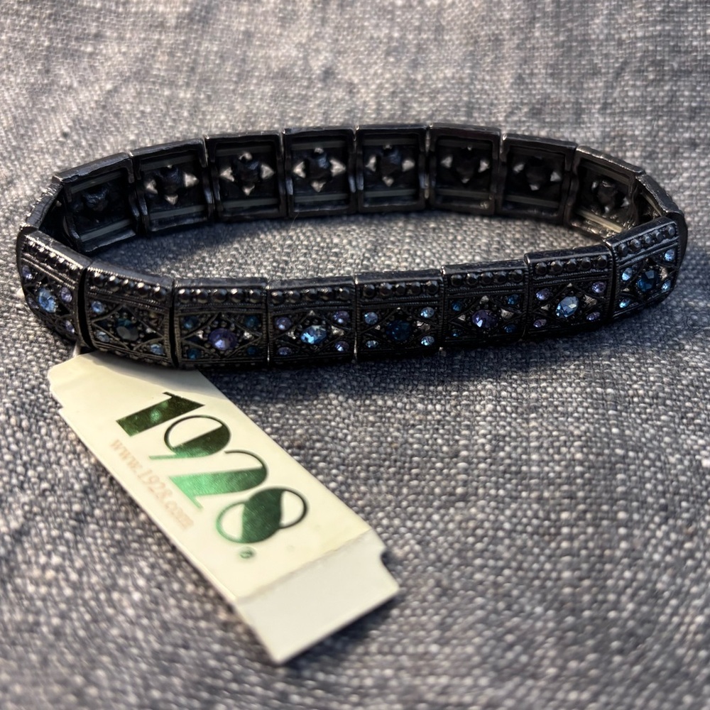 1928 Bracelet Stretch NWT